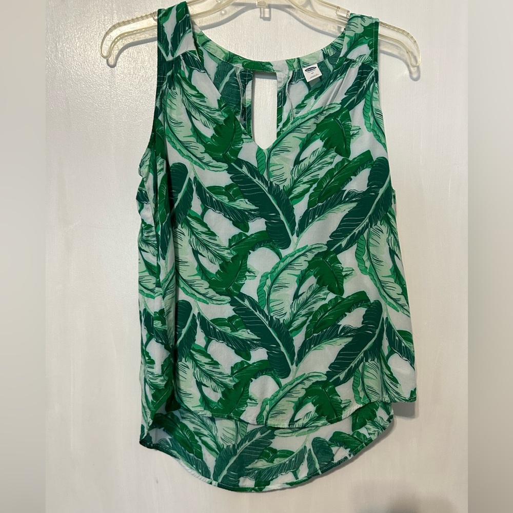 Women’s Old Navy Blouse, Size Medium.